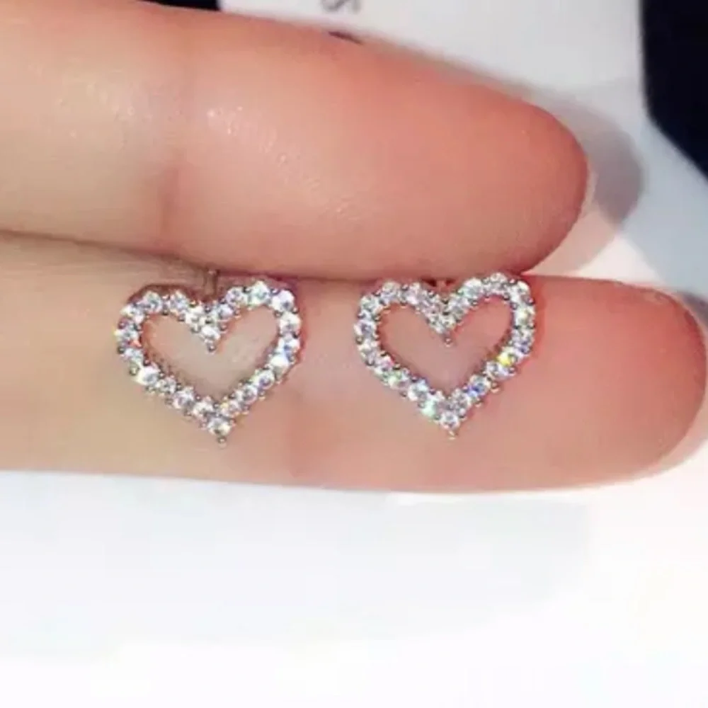 New heart Diamond CZ stud earrings sterling silver - Picture 1 of 7